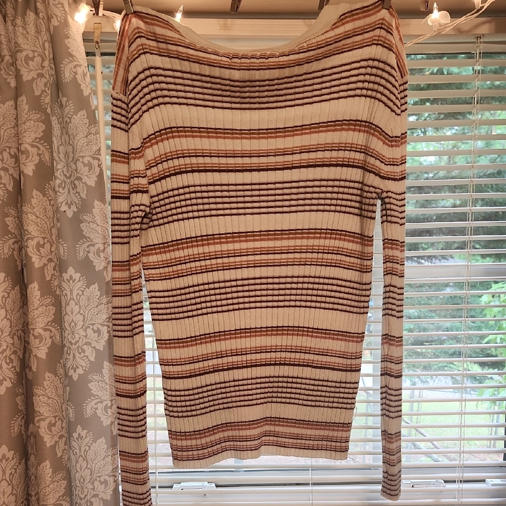 Striped Ribbed Sweater - Picture 4 of 4